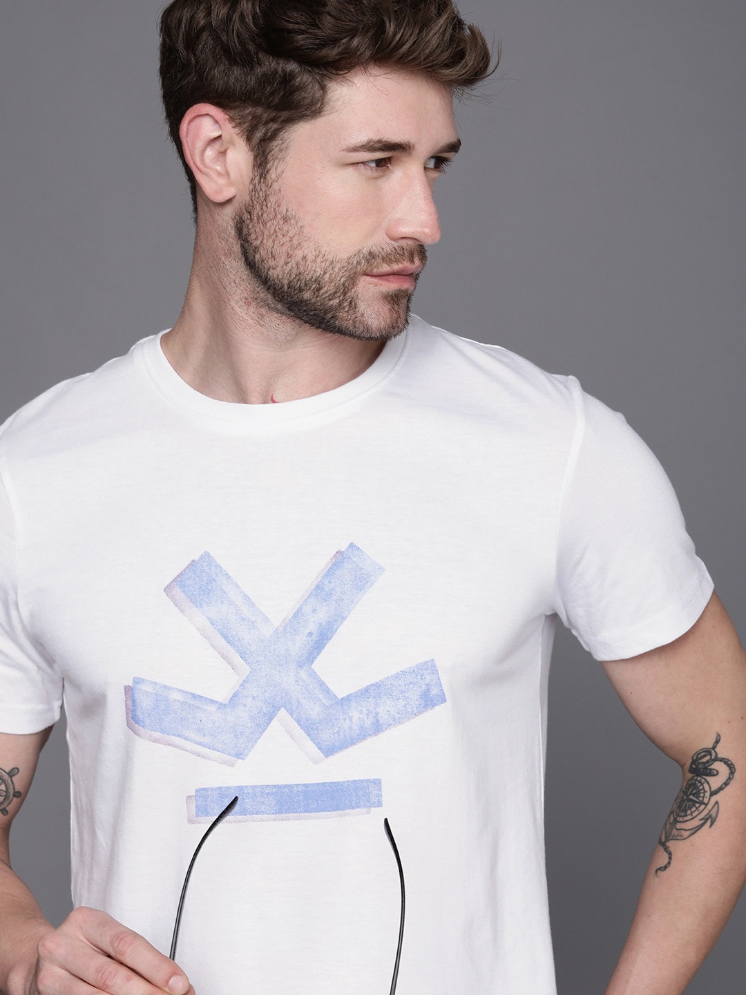 

WROGN Men White & Blue Brand Logo Printed T-shirt