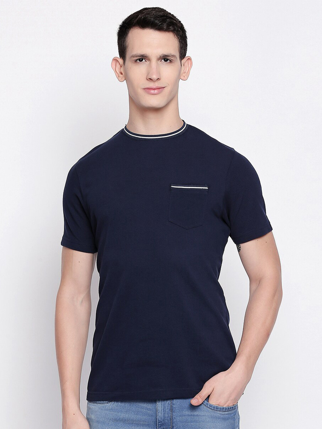 

Basics Men Navy Blue Muscle Fit T-shirt