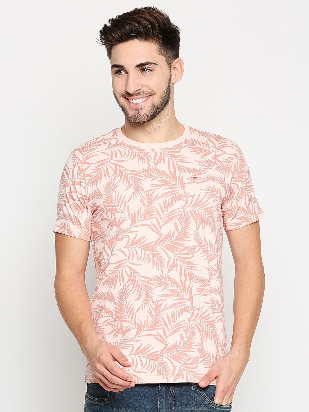 

Basics Men Pink Floral Printed Tropical Slim Fit Pure Cotton T-shirt