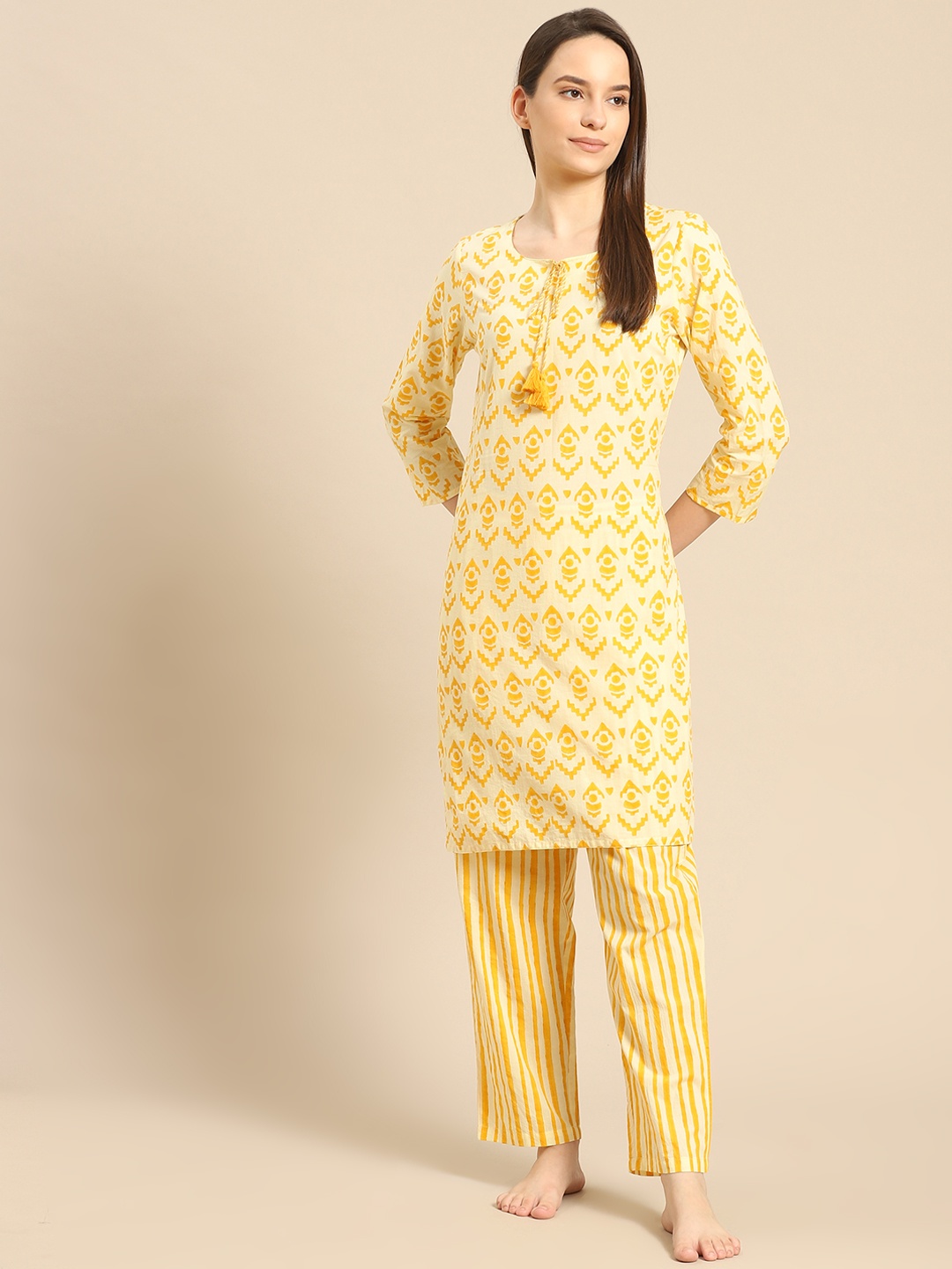

Prakrti Women Yellow Geometric Printed Pure Cotton Night suit