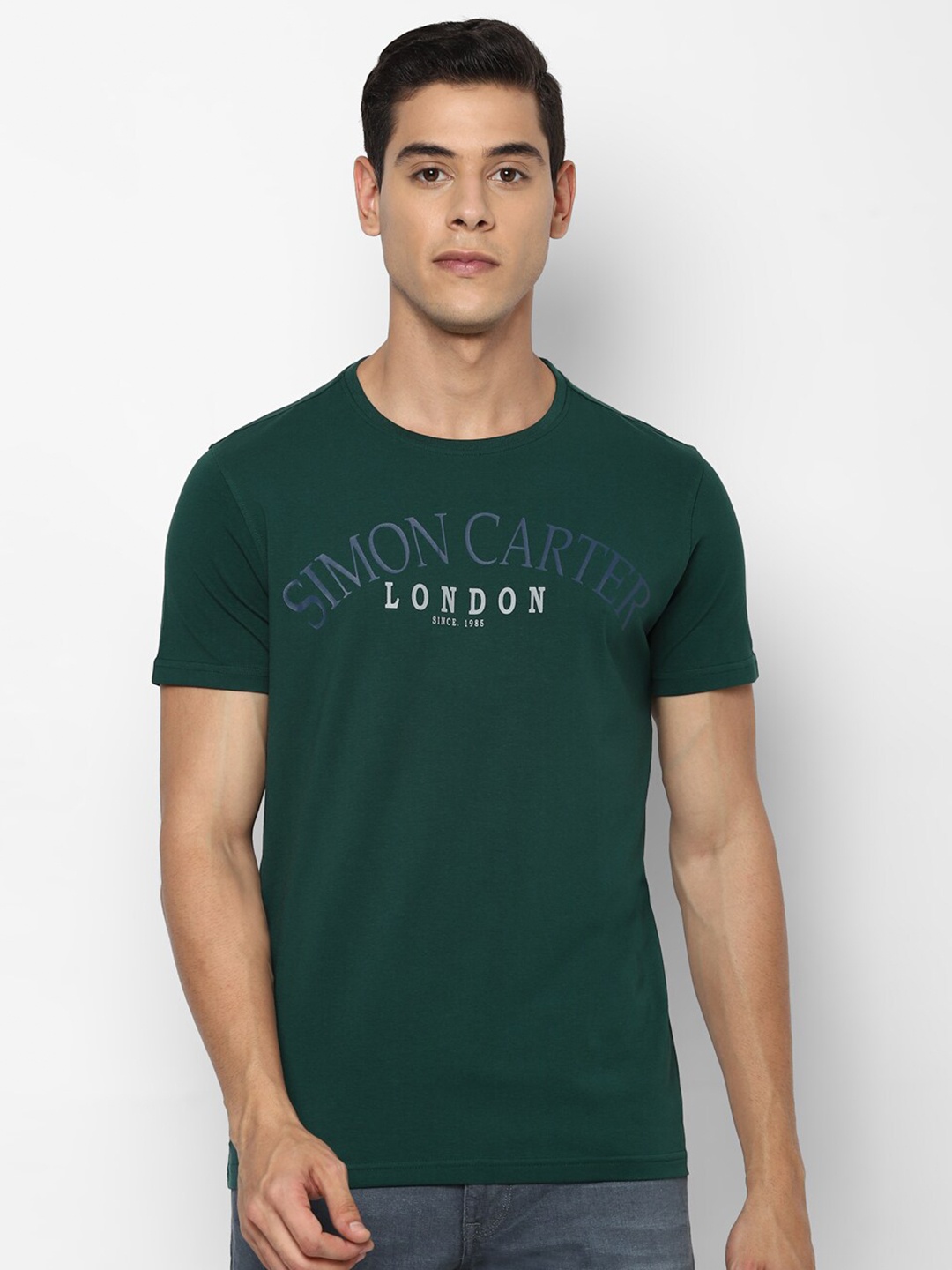 

SIMON CARTER LONDON Men Green Typography Printed Slim Fit T-shirt