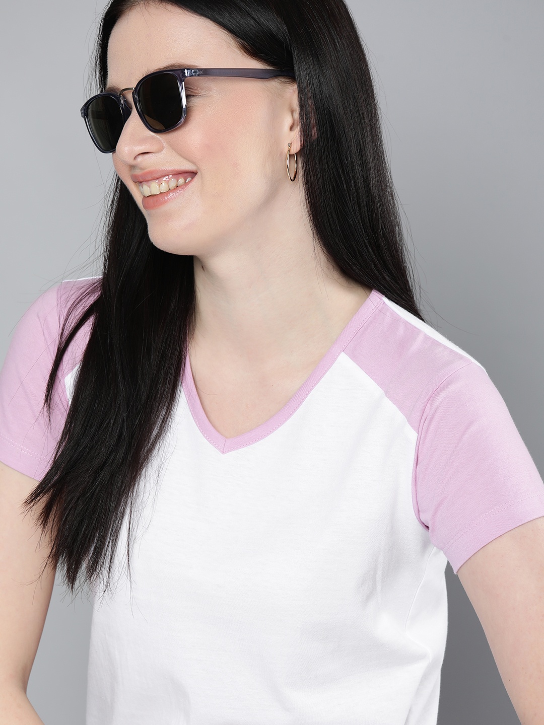 

HERENOW Women White V-Neck Pure Cotton T-shirt with Contrast Sleeves