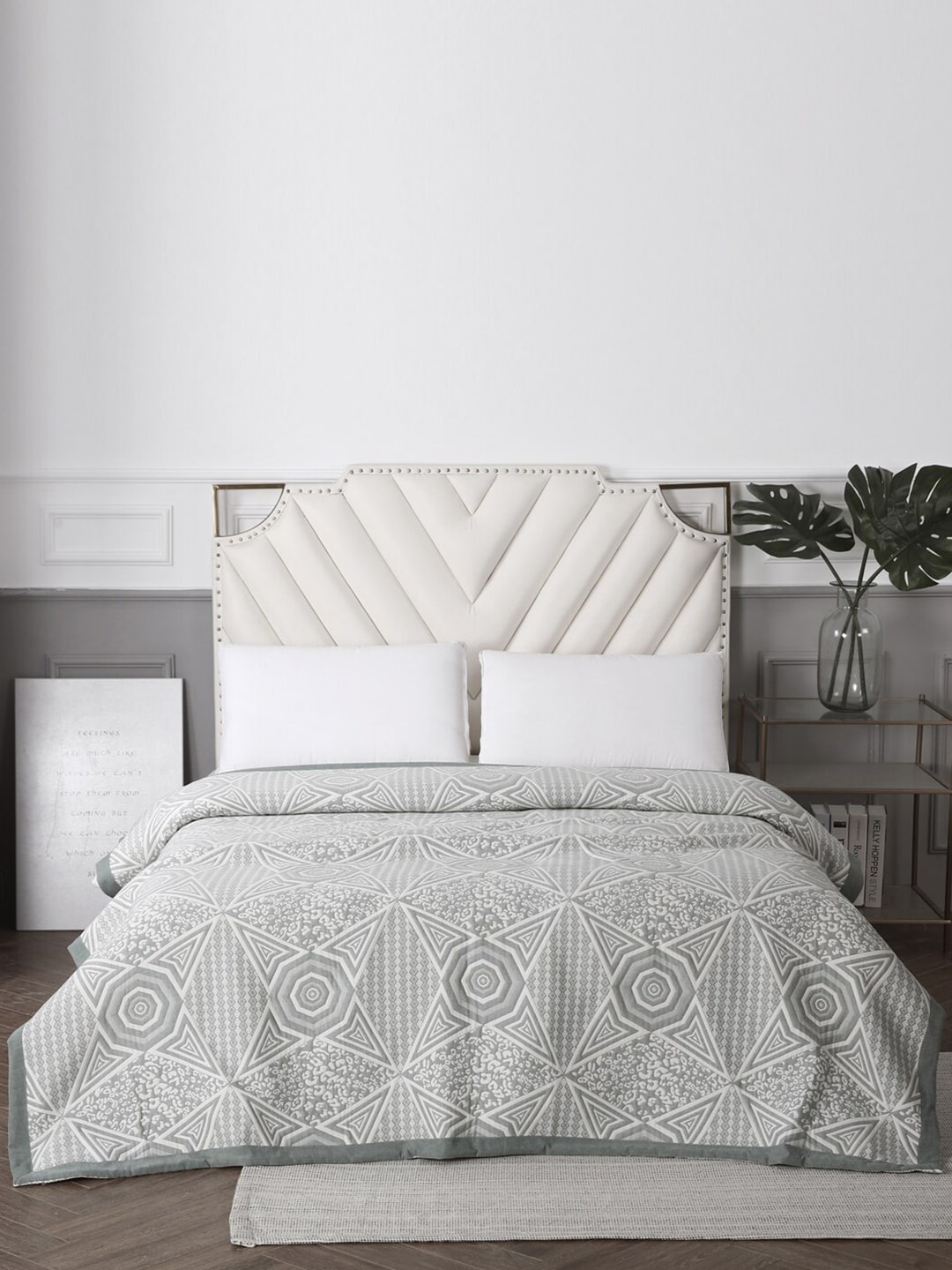 

URBAN DREAM Grey & White Geometric AC Room 210 GSM Double Bed Dohar