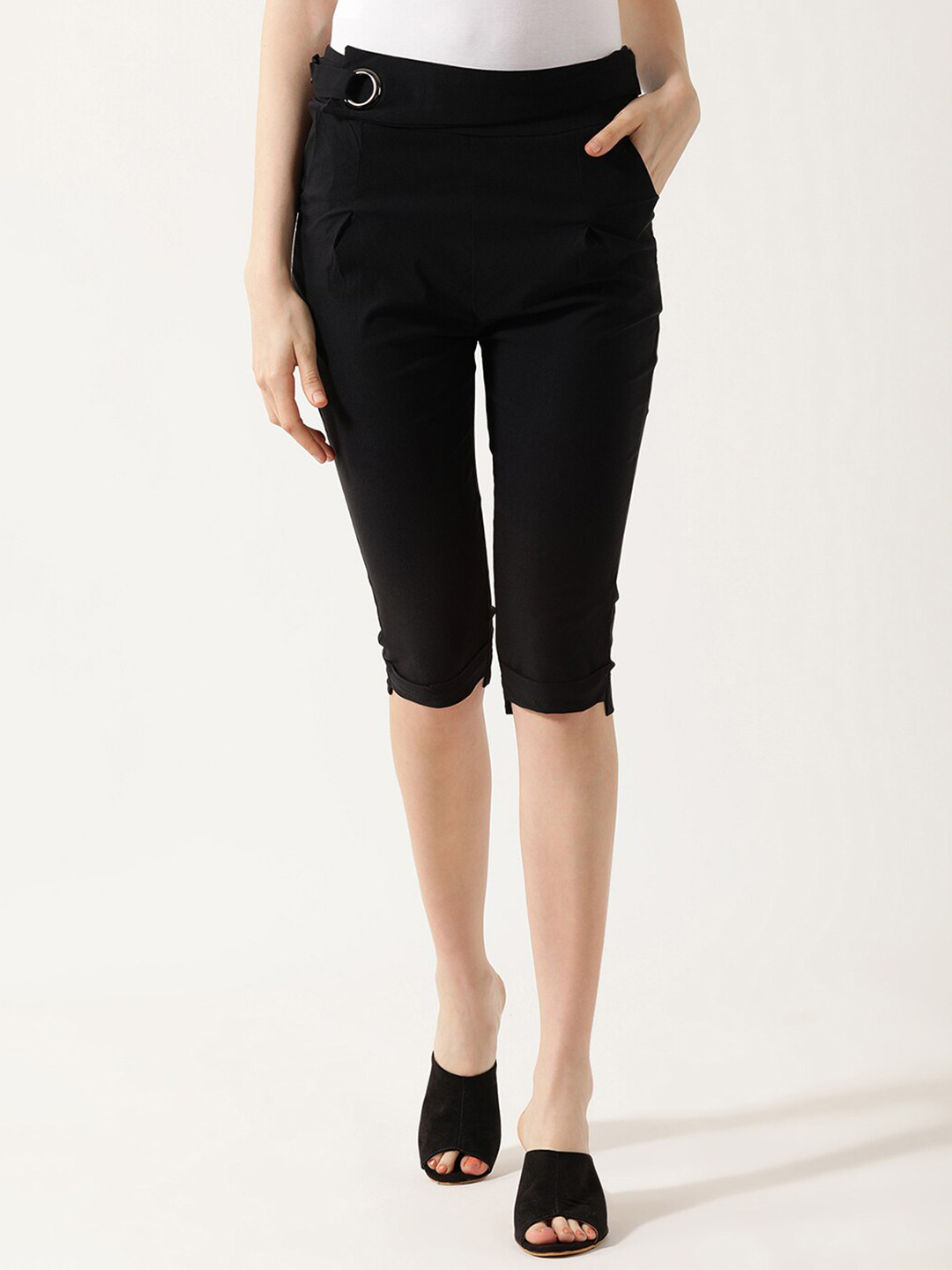 

V2 Value & Variety Women Black Solid Capris