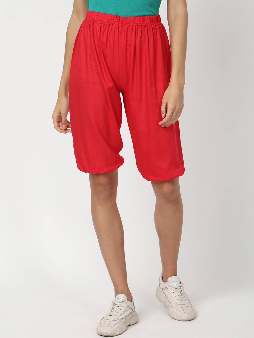 

V2 Value & Variety Women Red Capris