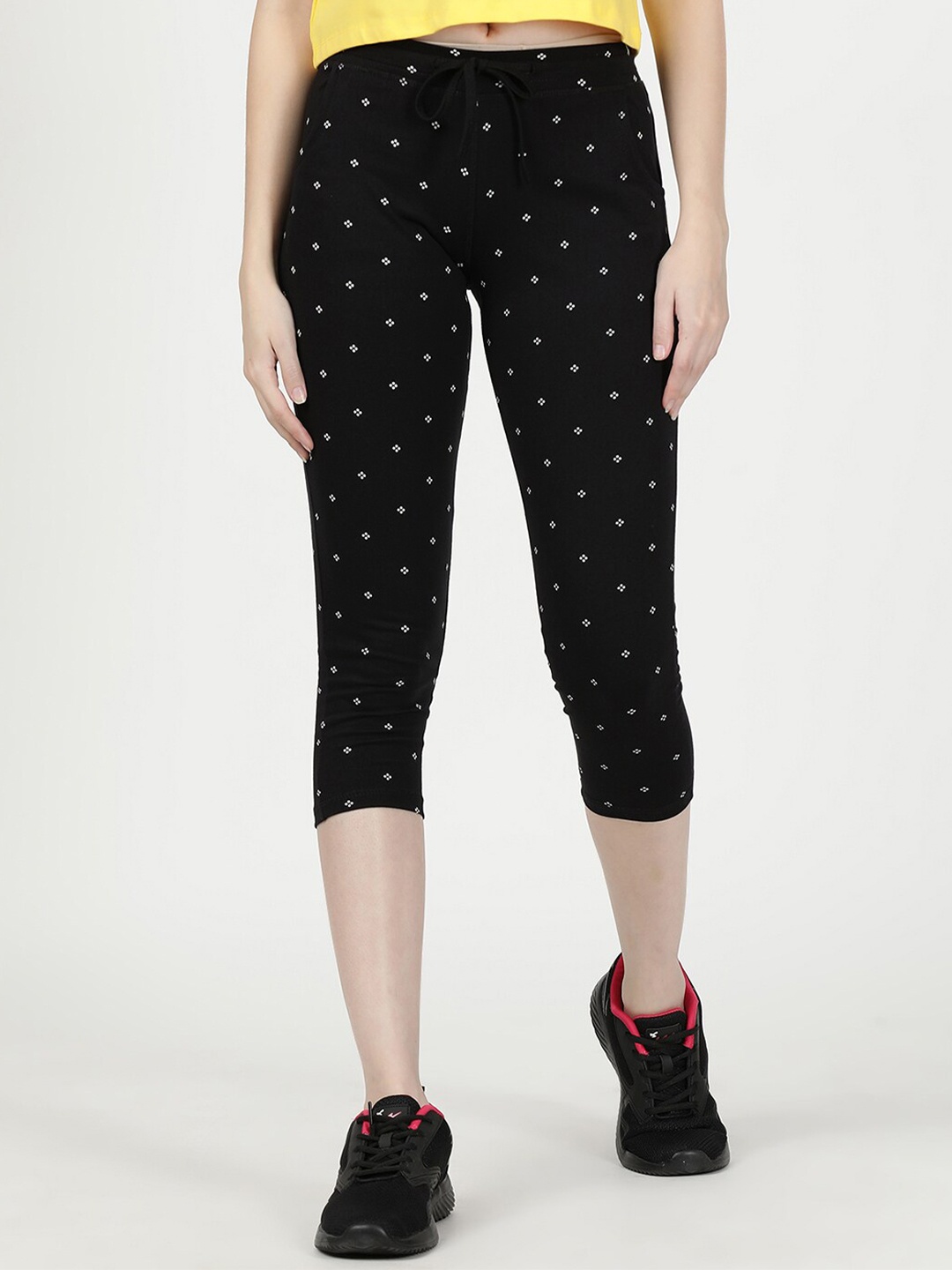 

V2 Value & Variety Women Black Polka Dots Capris