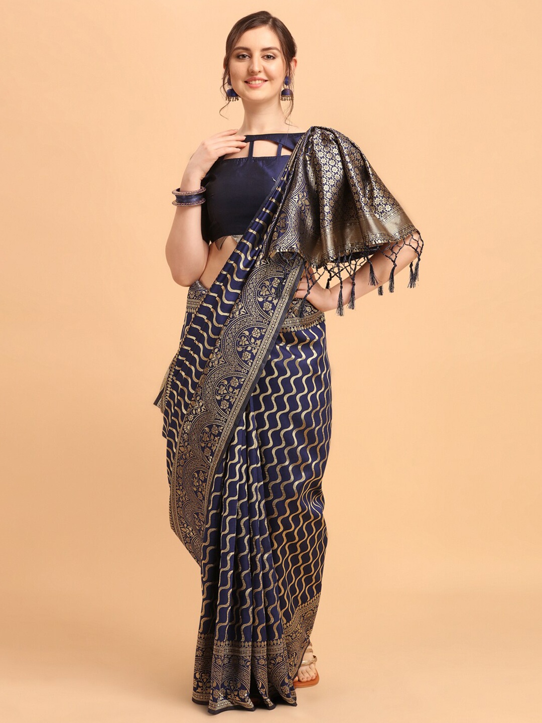 

Mitera Navy Blue & Gold-Toned Silk Blend Fusion Leheriya Saree