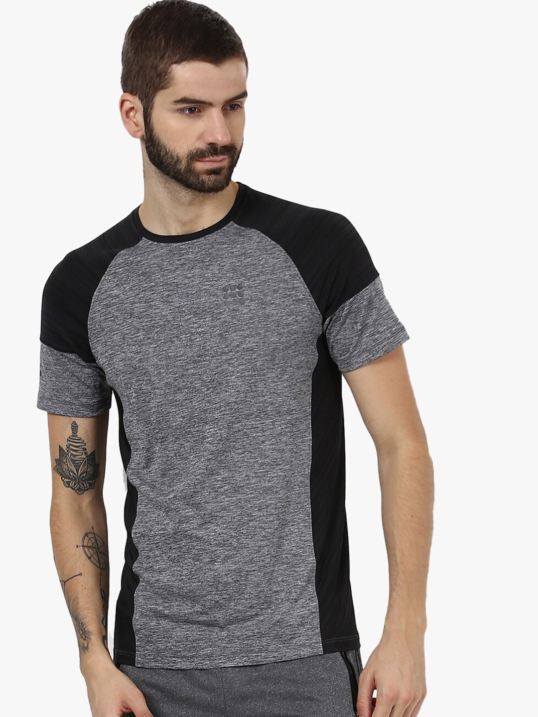 

rock it Men Black & Grey Drop-Shoulder Sleeves Slim Fit T-shirt