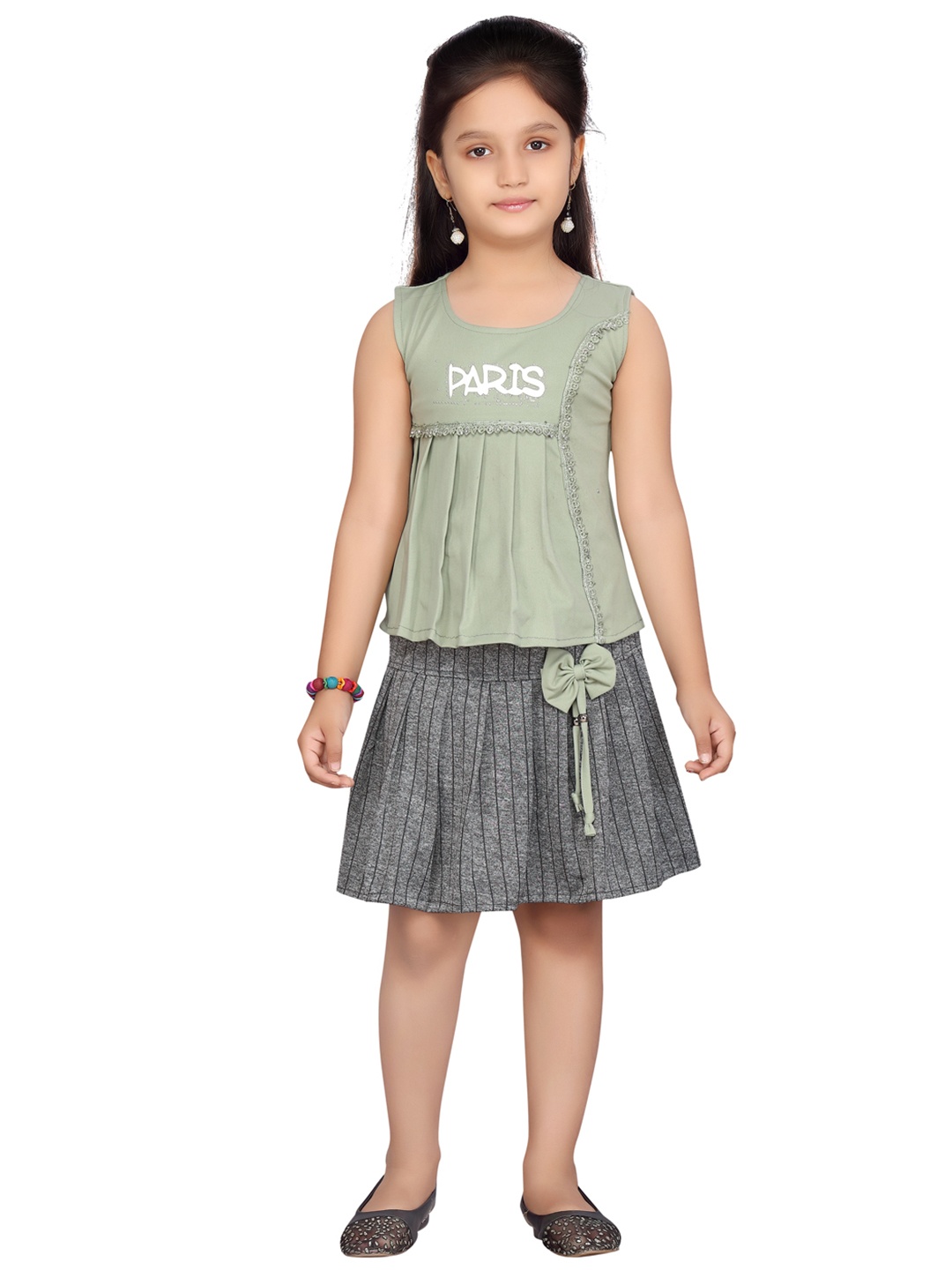 

Aarika Girls Green & Grey Embellished Top with Skirt
