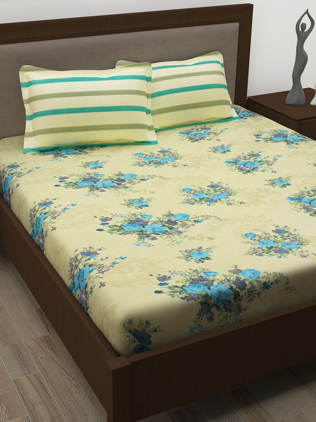 

Story@home Yellow & Turquoise Blue 186 TC Pure Cotton King Bedsheet & 2 Pillow Covers