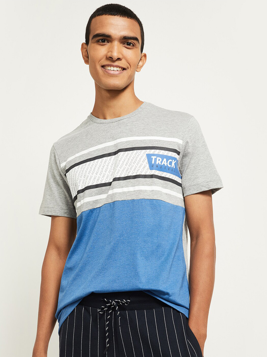 

max Men Blue & Grey Colourblocked T-shirt