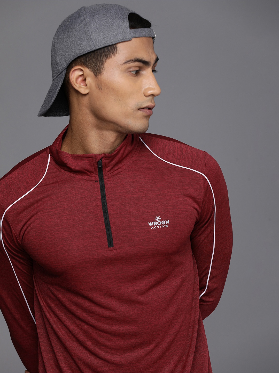 

WROGN ACTIVE Men Maroon Solid High Neck Slim Fit T-shirt