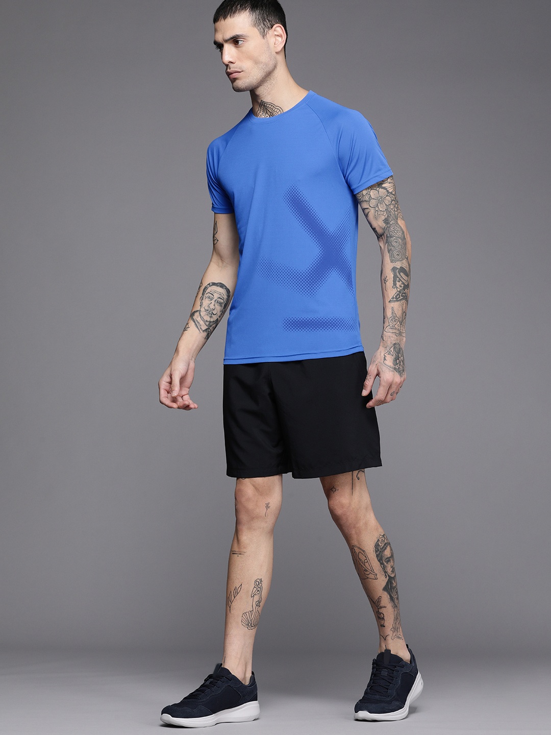 

WROGN ACTIVE Men Blue Brand Logo Printed Slim Fit T-shirt