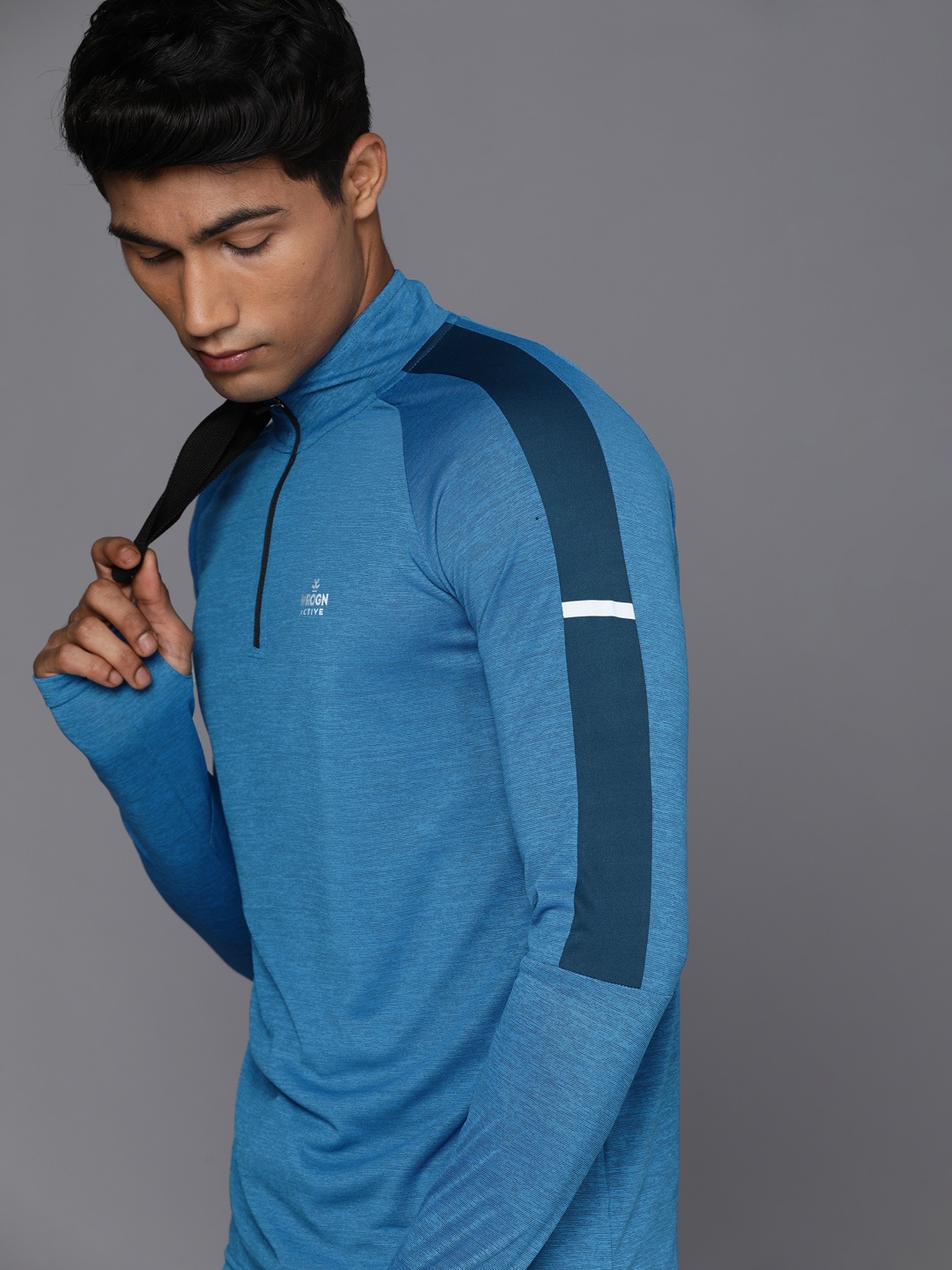 

WROGN ACTIVE Men Blue Colourblocked High Neck Casual T-shirt