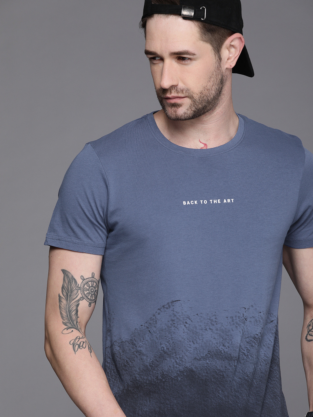 

WROGN Men Blue Printed Slim Fit Pure Cotton T-shirt