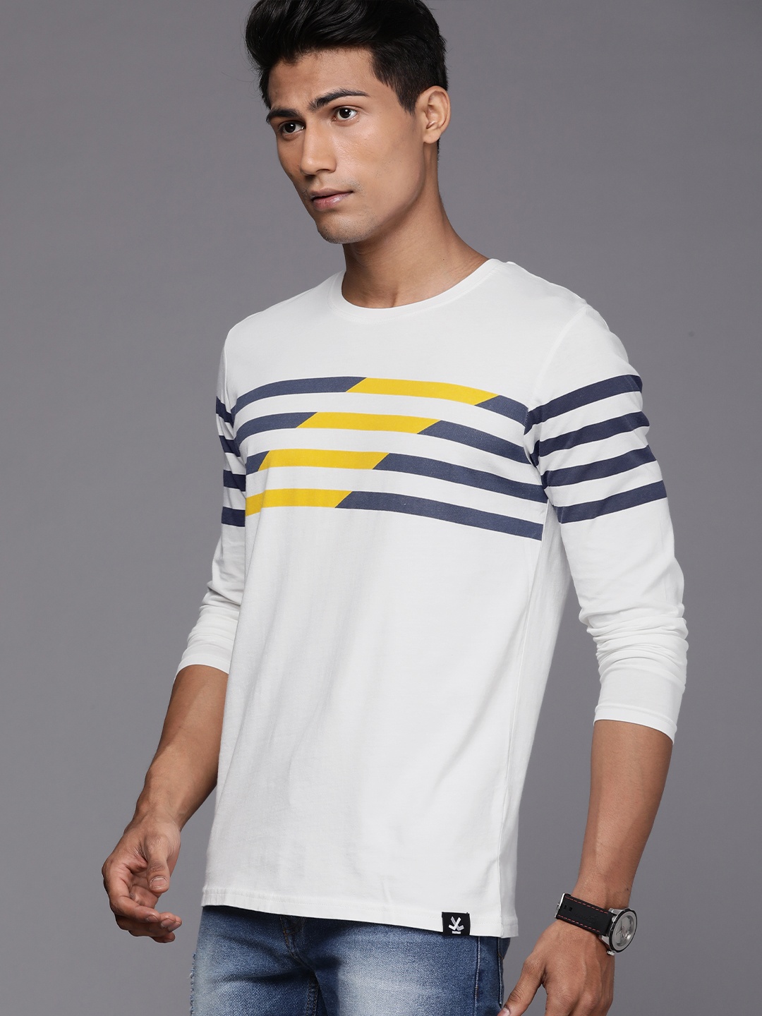 

WROGN Men White Colourblocked Slim Fit T-shirt
