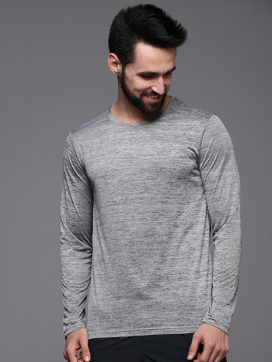 

WROGN ACTIVE Men Grey Melange Slim Fit T-shirt