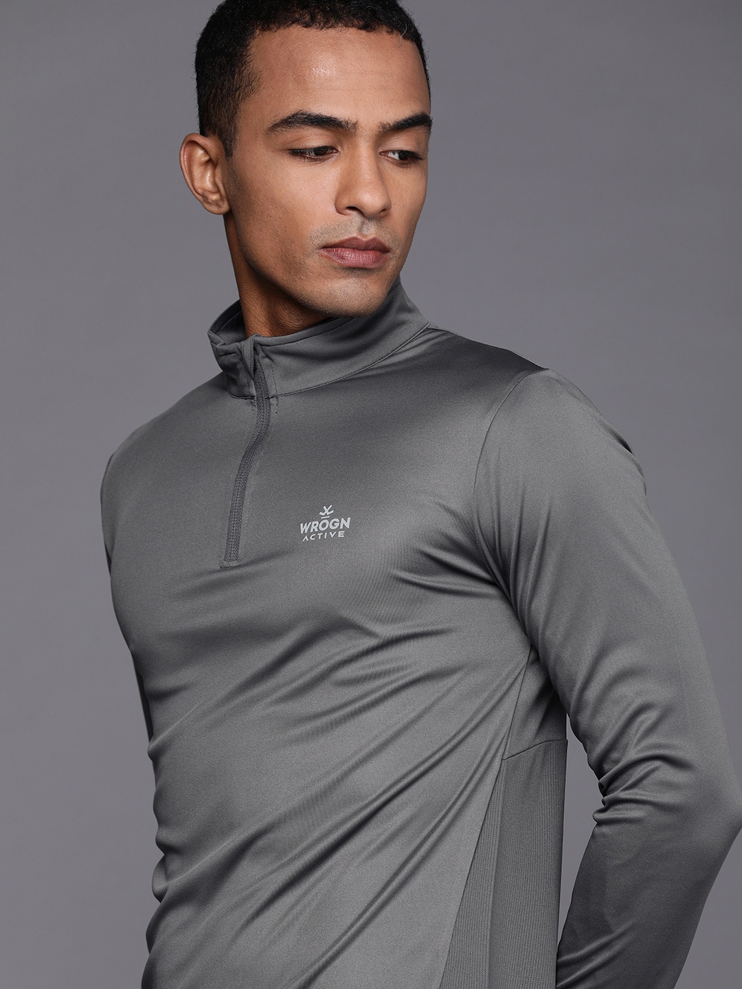 

WROGN ACTIVE Men Grey High Neck Slim Fit Mock Collar T-shirt