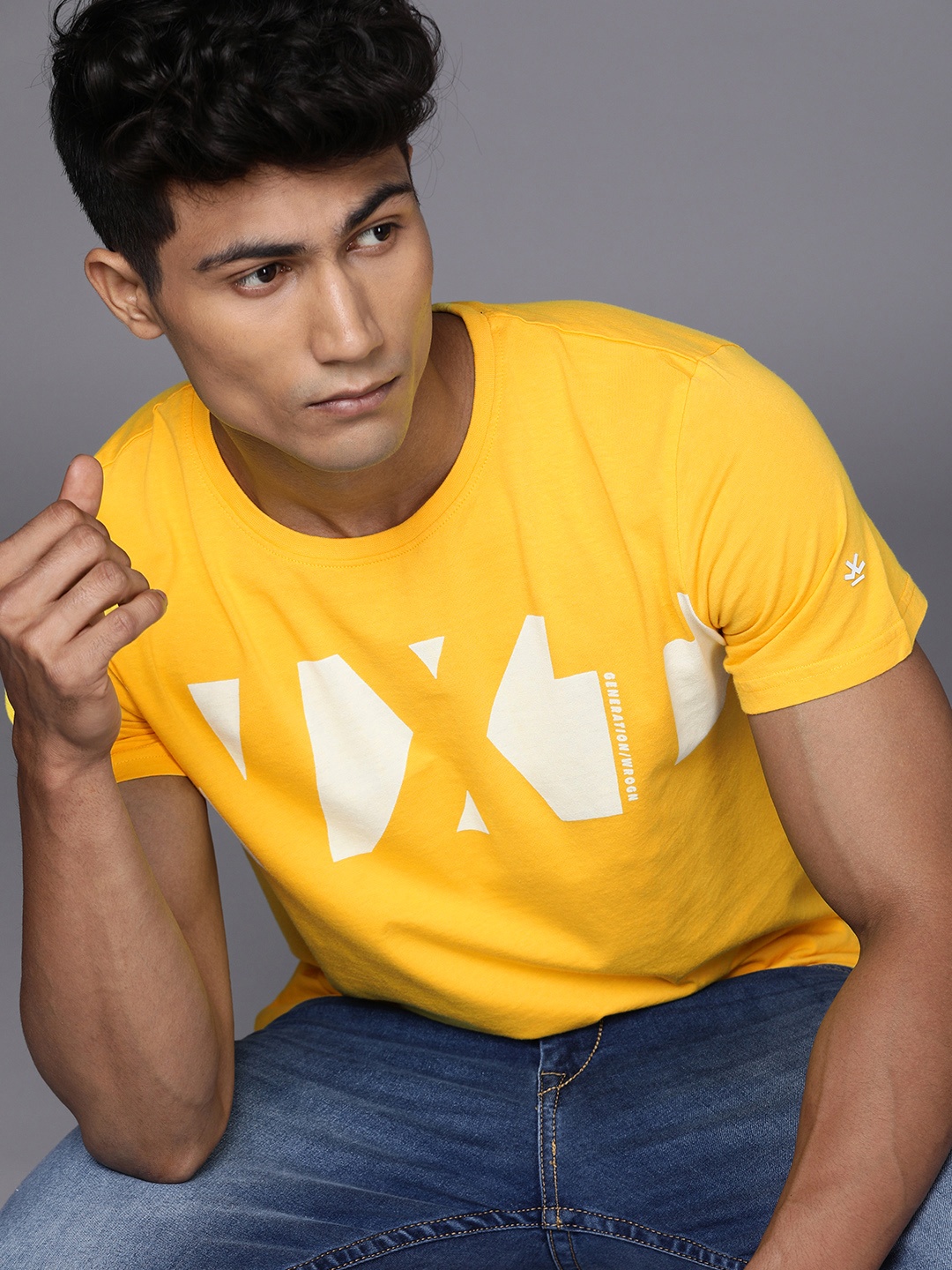 

WROGN Men Yellow White Printed Slim Fit Pure Cotton T-shirt