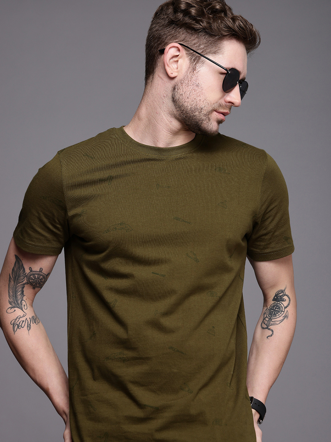 

WROGN Men Olive Green Printed Slim Fit T-shirt