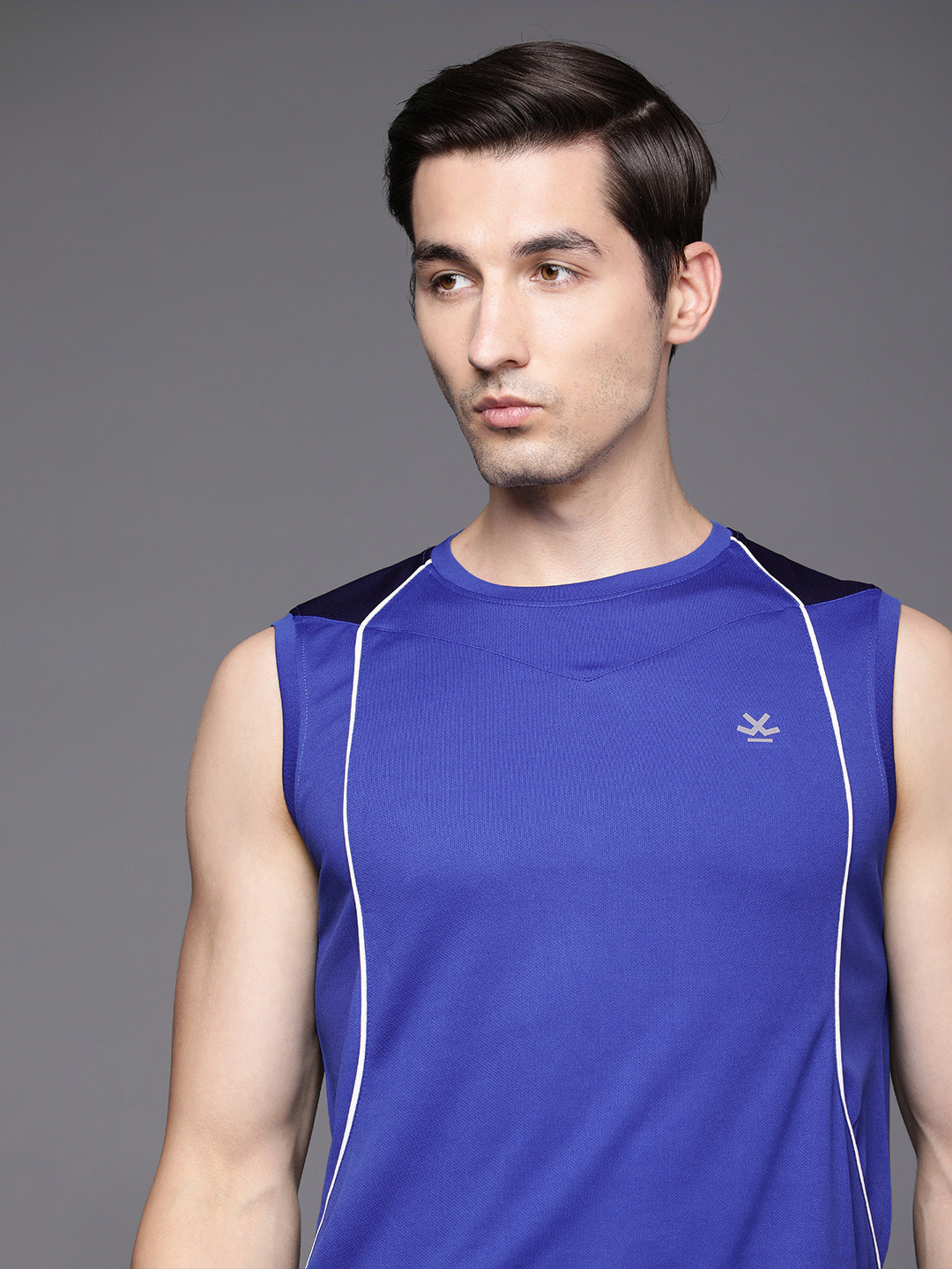 

WROGN ACTIVE Men Blue Solid Sleevless Round Neck T-shirt