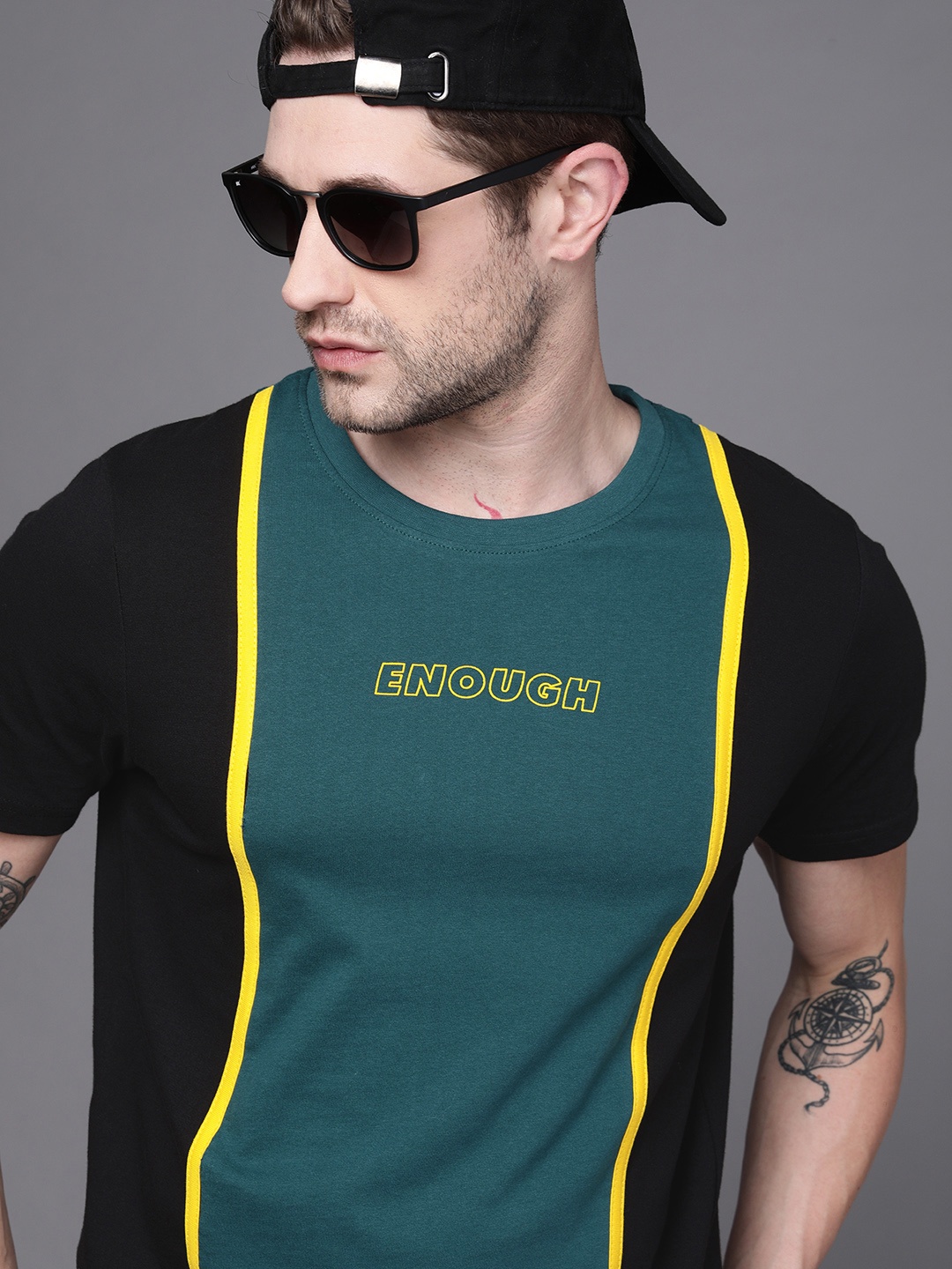 

WROGN Men Black Teal Blue Colourblocked Slim Fit Pure Cotton T-shirt