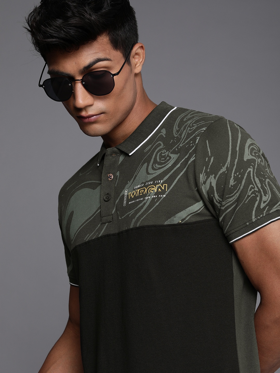

WROGN Men Black & Green Colourblocked Polo Collar Slim Fit T-shirt