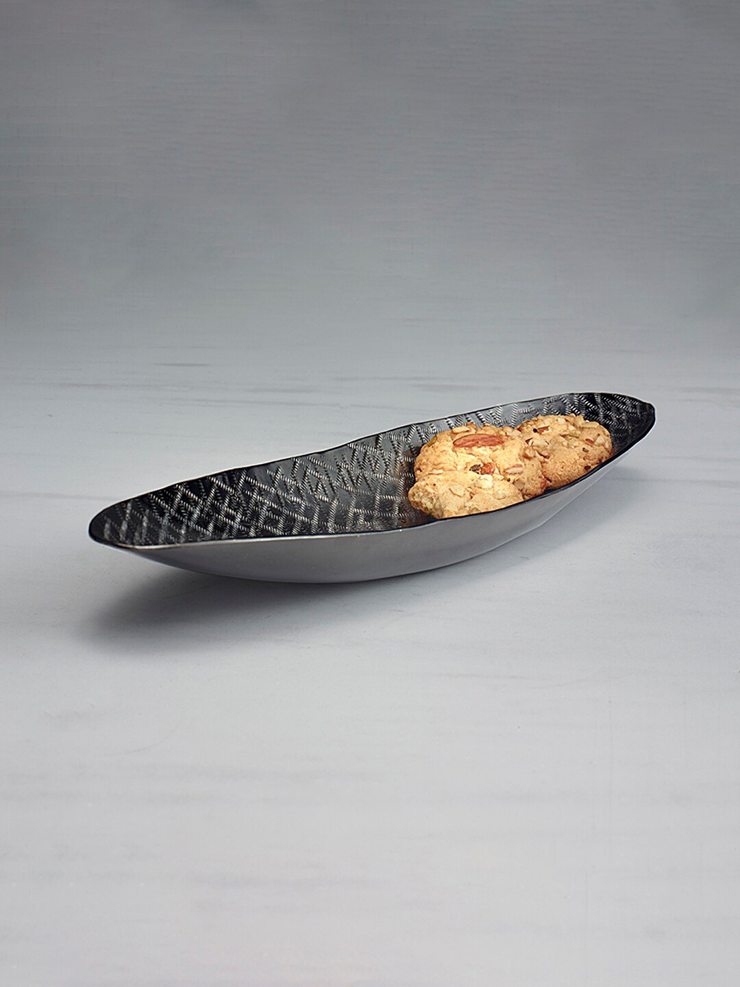 

ellementry Black Textured Metal Platter