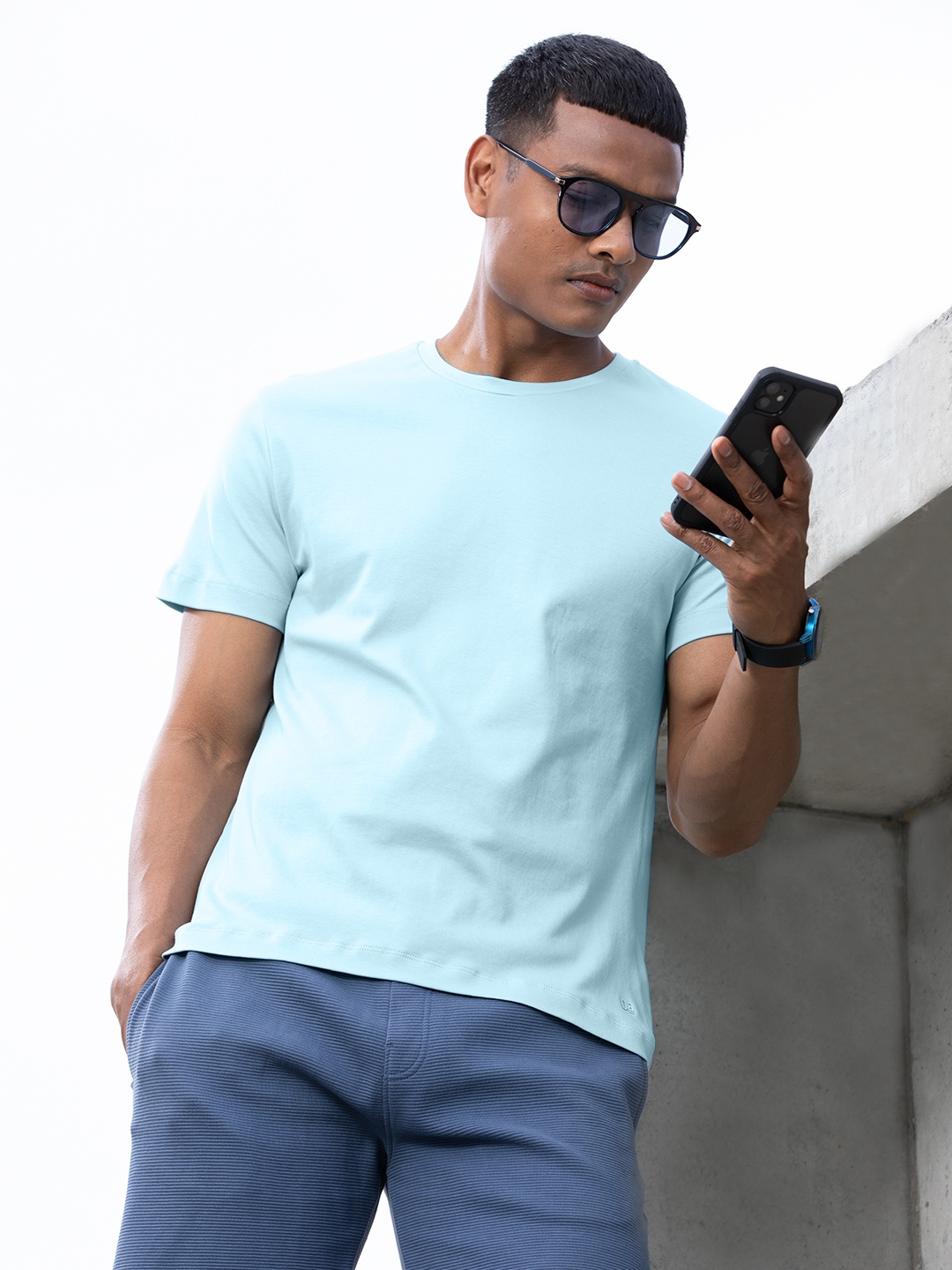 

DAMENSCH Men Solid Premium Cotton Regular Fit T-Shirt, Blue