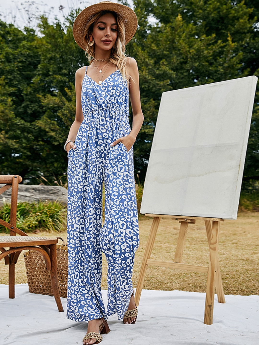 

URBANIC Blue & White Printed Basic Jumpsuit