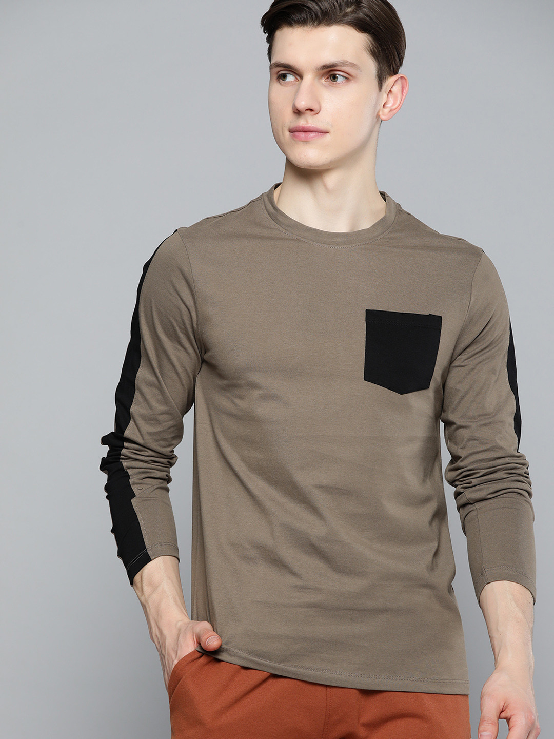

Kook N Keech Men Taupe & Black Pure Cotton T-shirt with Pocket