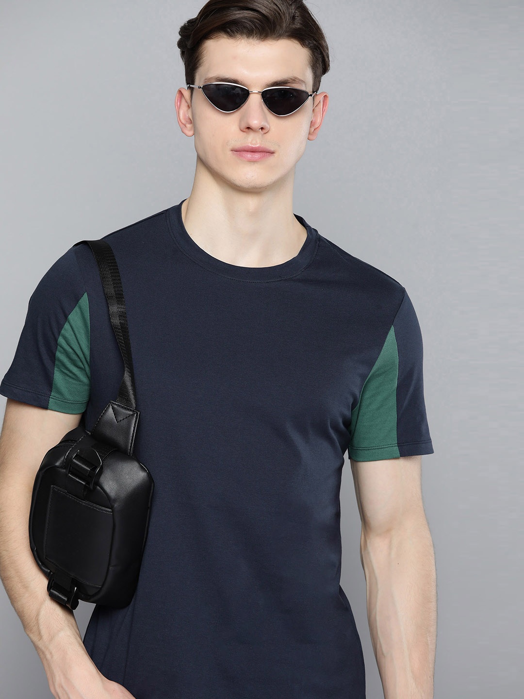 

Kook N Keech Men Navy Blue Pure Cotton T-shirt
