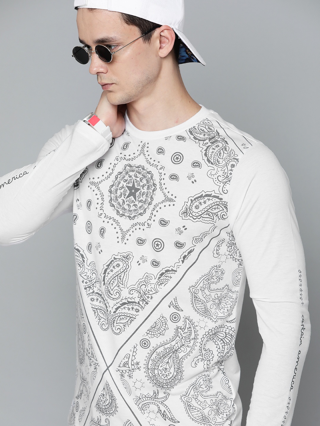 

Kook N Keech Marvel Men White Pure Cotton Captain America Printed T-shirt