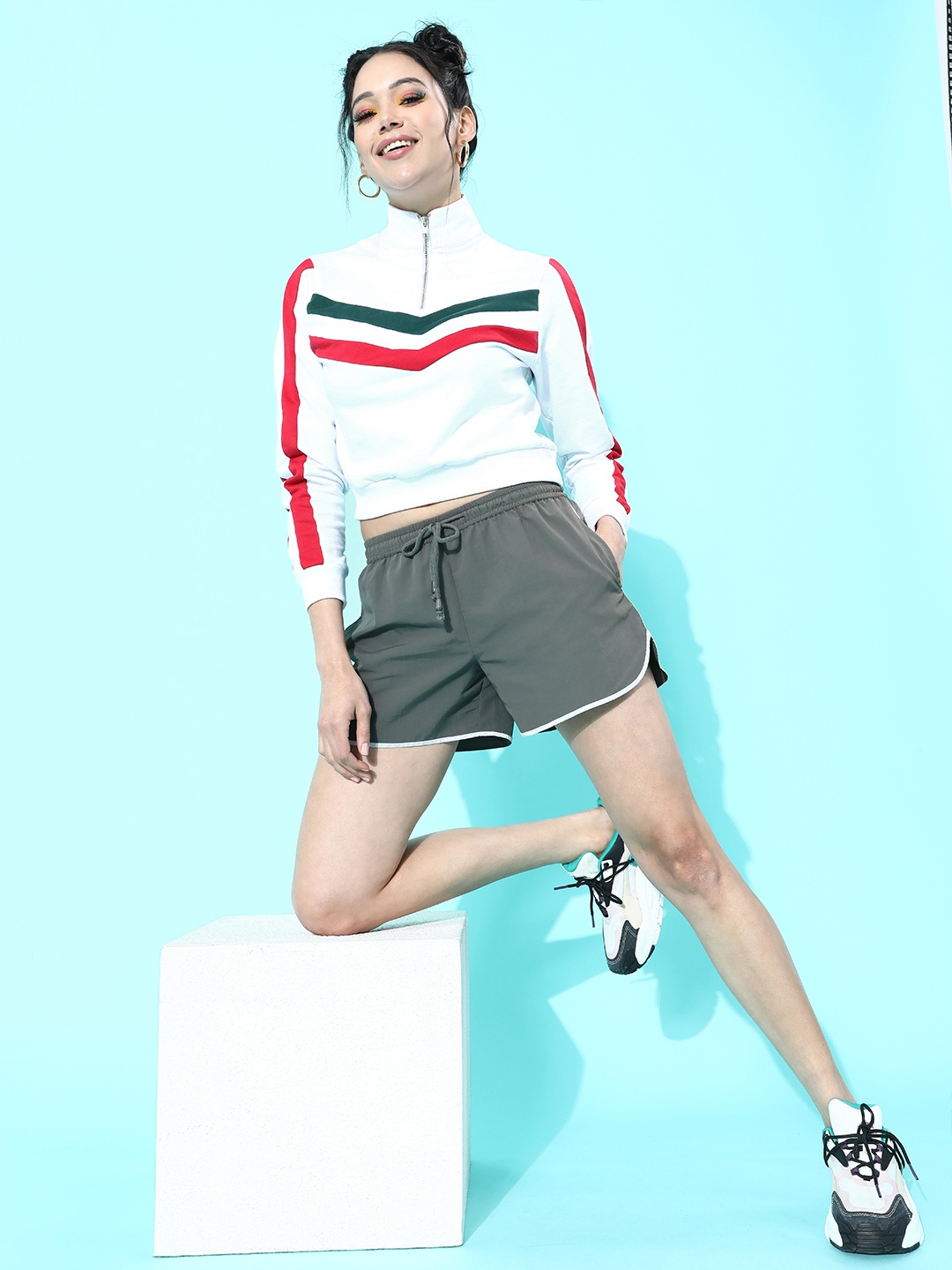 

DressBerry Women Beautiful Grey Solid Mid-Rise Shorts