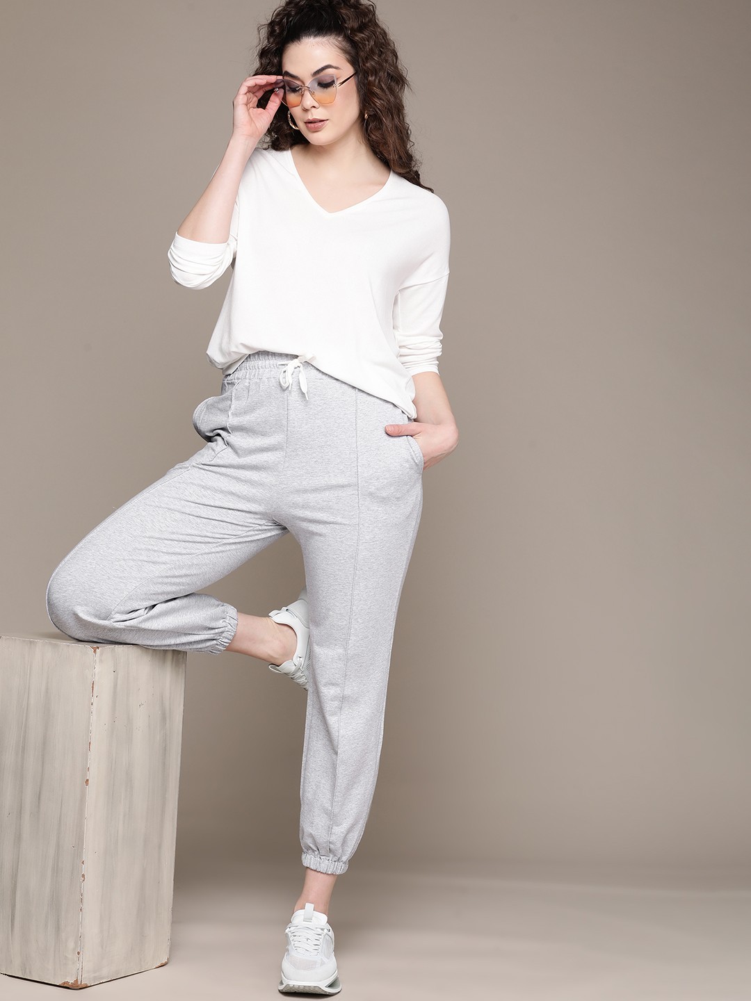 

URBANIC Women Grey Melange Solid Cotton Joggers
