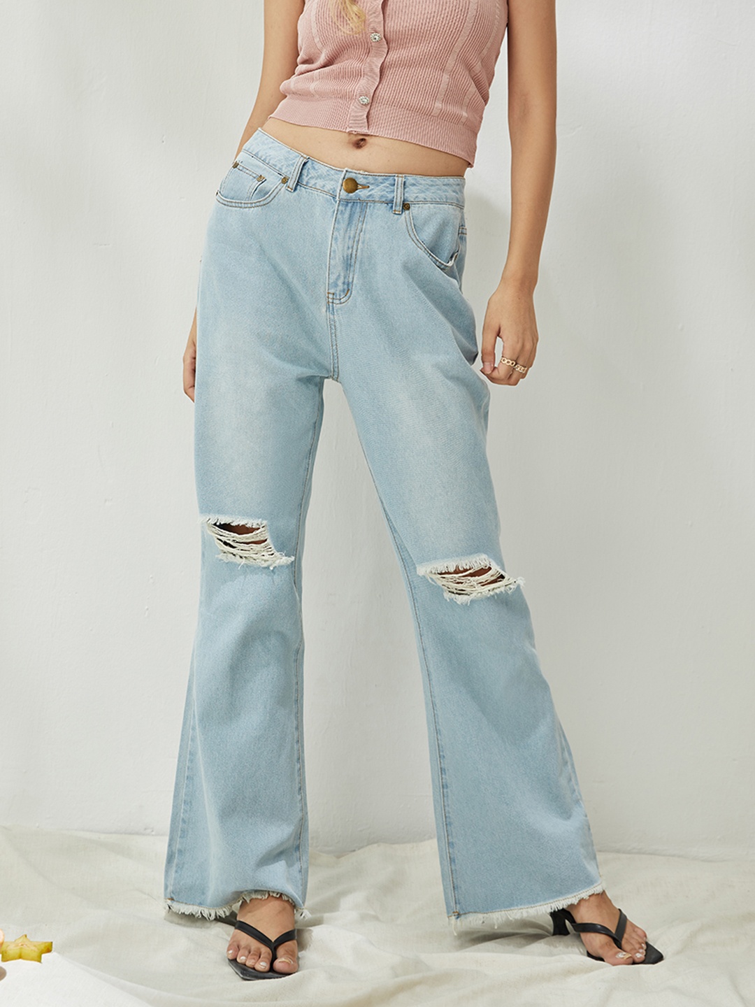 

URBANIC Women Blue Straight Fit Slash Knee Cotton Non-Stretchable Jeans