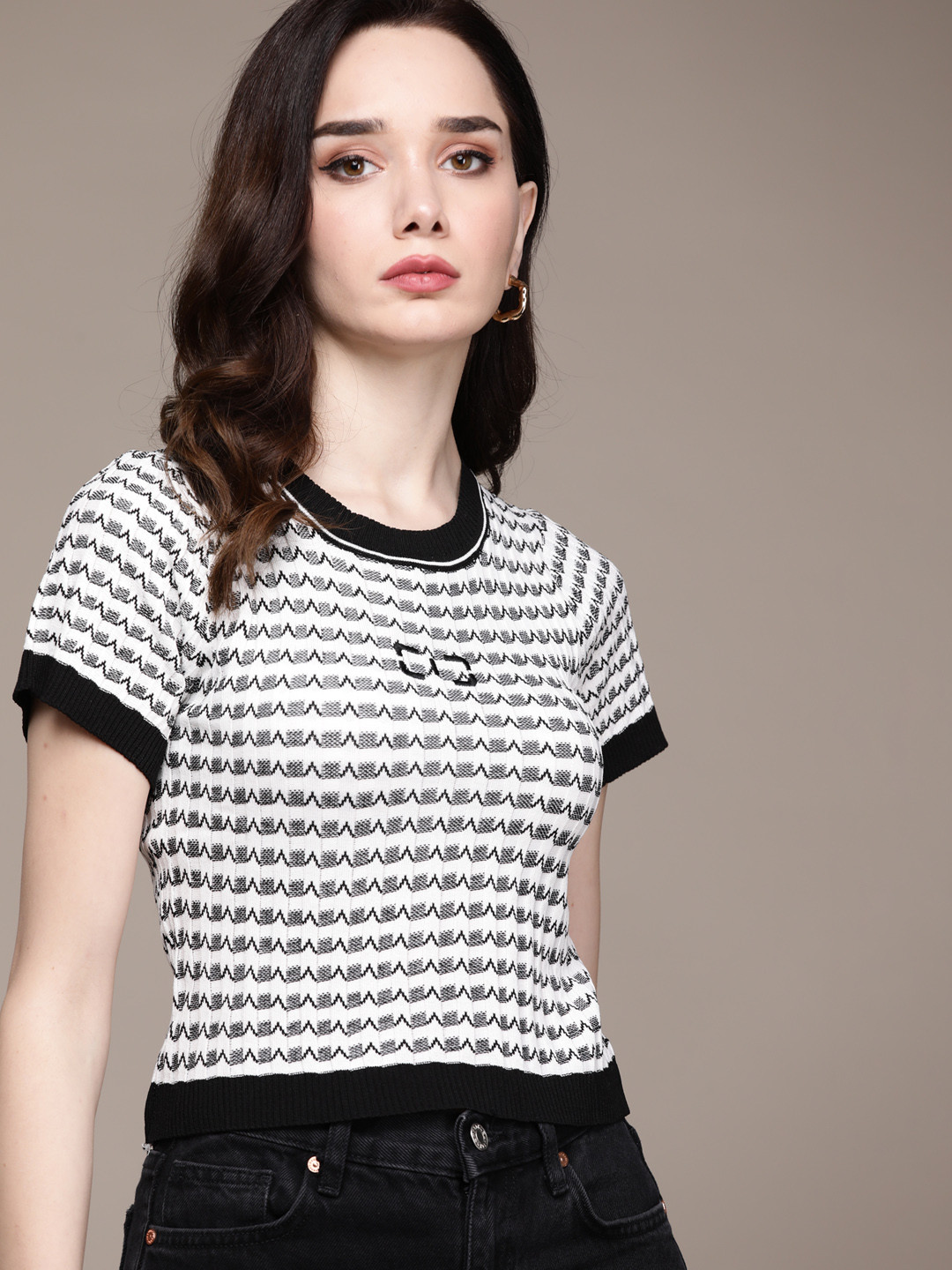 

URBANIC Women Black & White Self-Design Slim Fit T-shirt