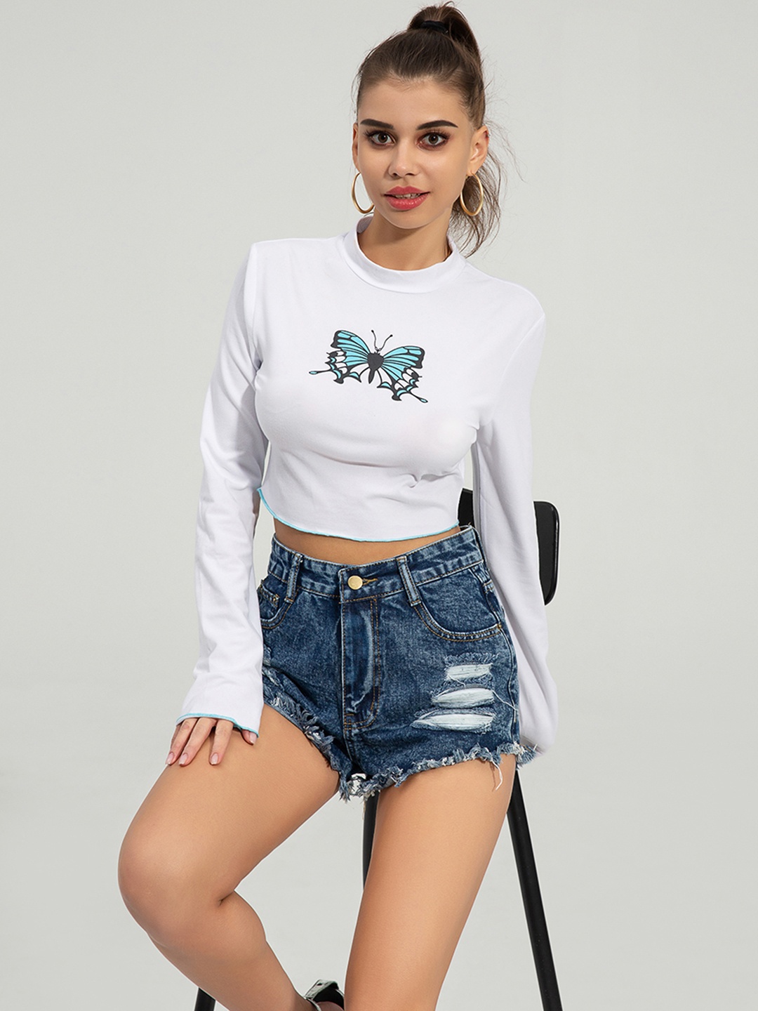 

URBANIC Women White Printed Cropped T-shirt