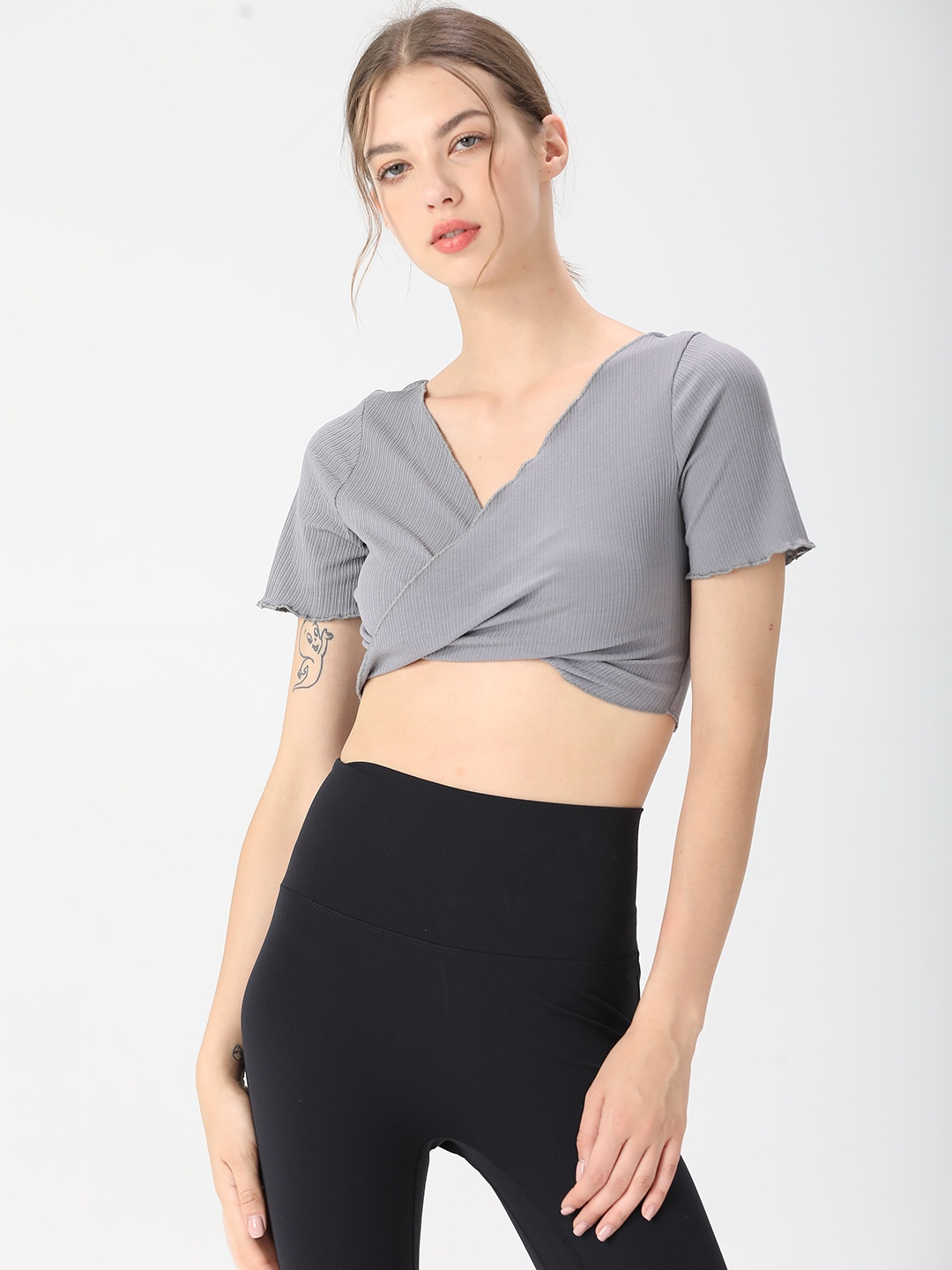 

URBANIC Grey Slim Fit Solid Fitted Crop Top