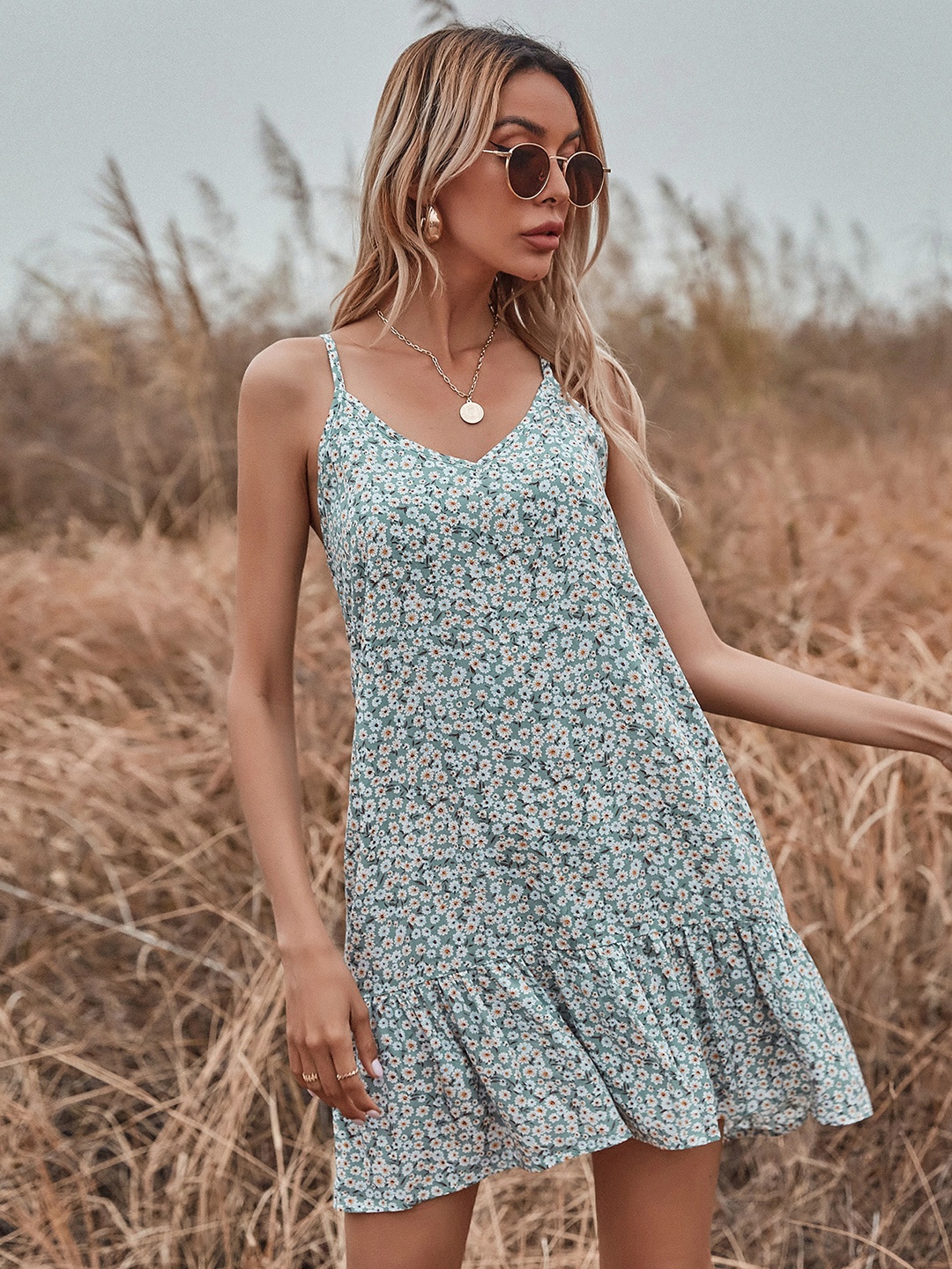 

URBANIC Green & White Floral Printed A-Line Mini Dress