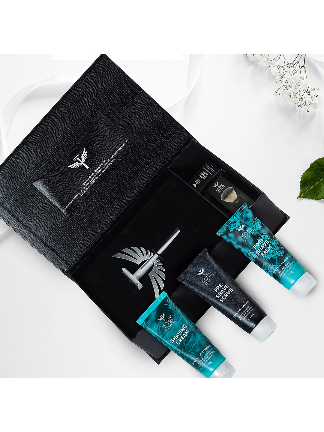 

Bombay Shaving Company Men 6-In-1 Shaving & Grooming Gift Set, Blue
