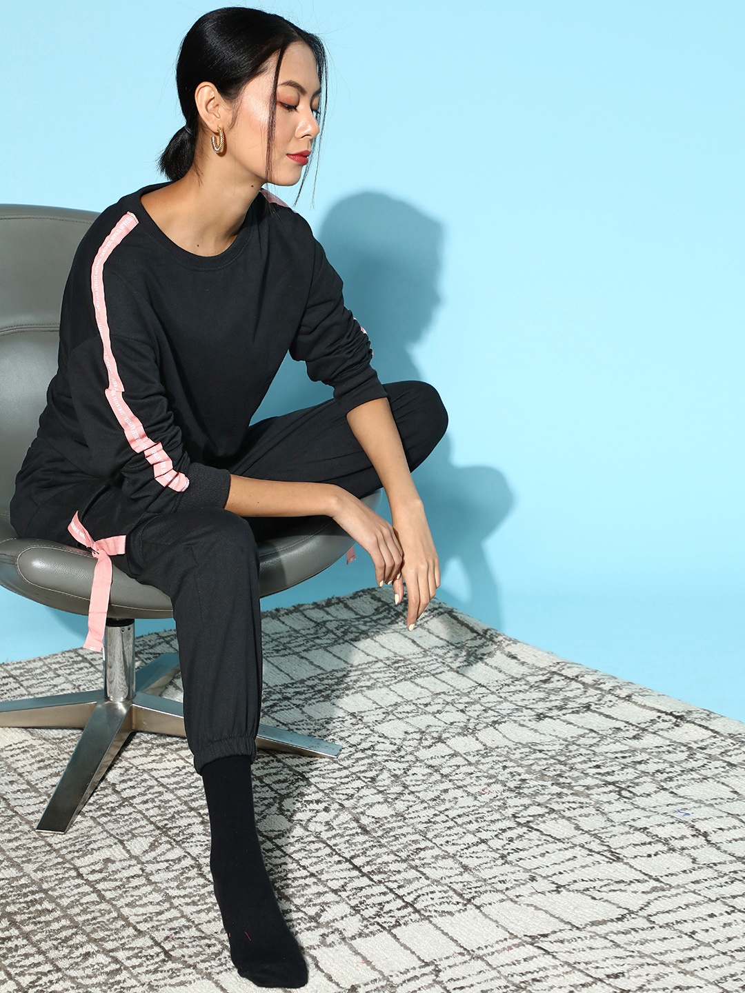 

Roadster Women Stylish Black Solid Co-Ords