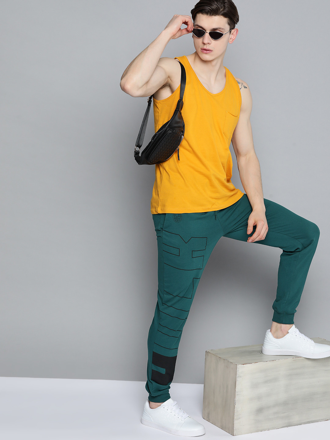 

Kook N Keech Marvel Men Green Hulk Printed Regular Fit Joggers