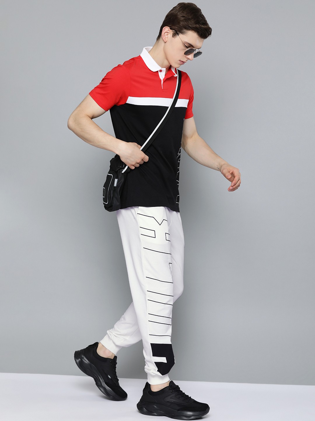 

Kook N Keech Marvel Men White Hulk Print Joggers