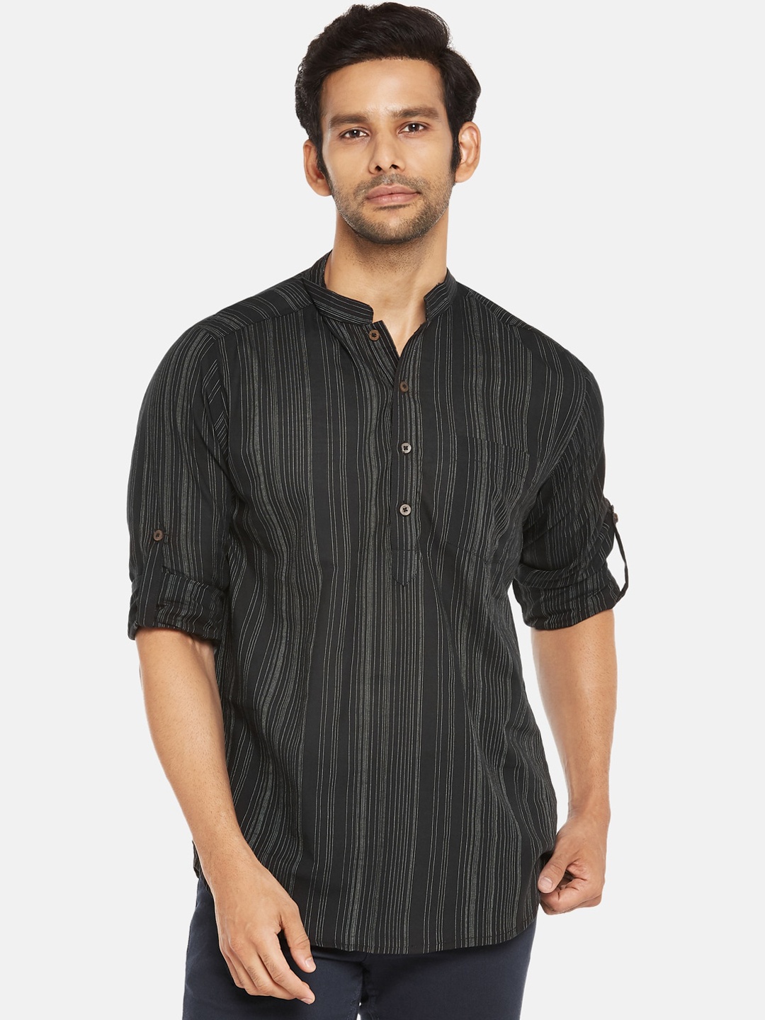 

indus route by Pantaloons Men Black & White Striped Pure Cotton Kurta