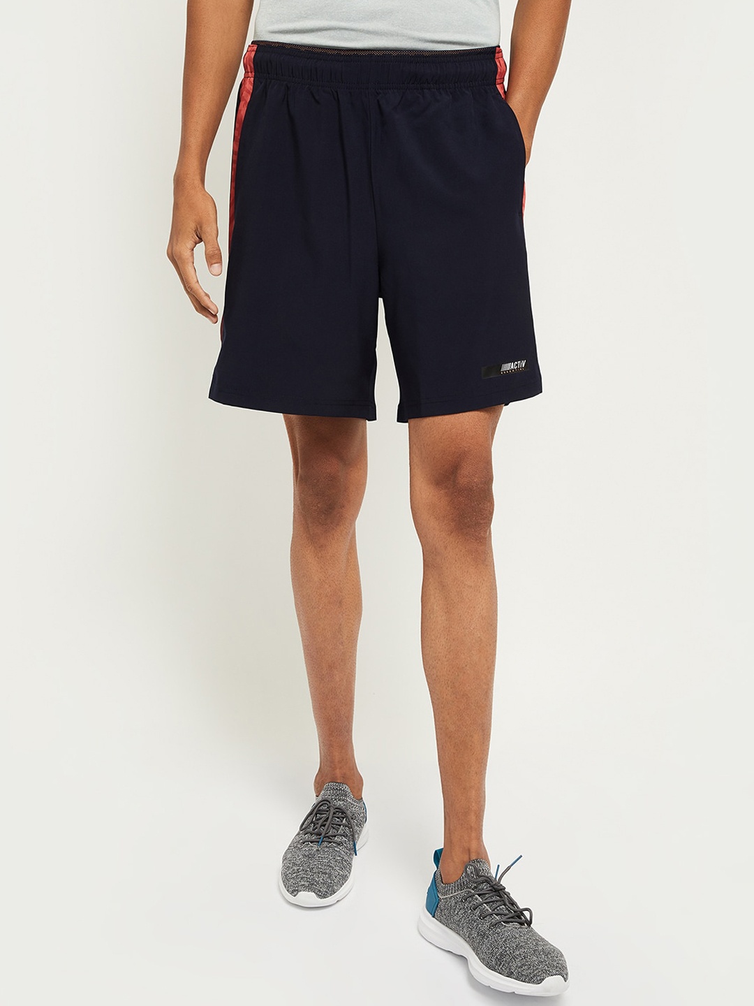 

max Men Blue Mid-Rise Sports Shorts