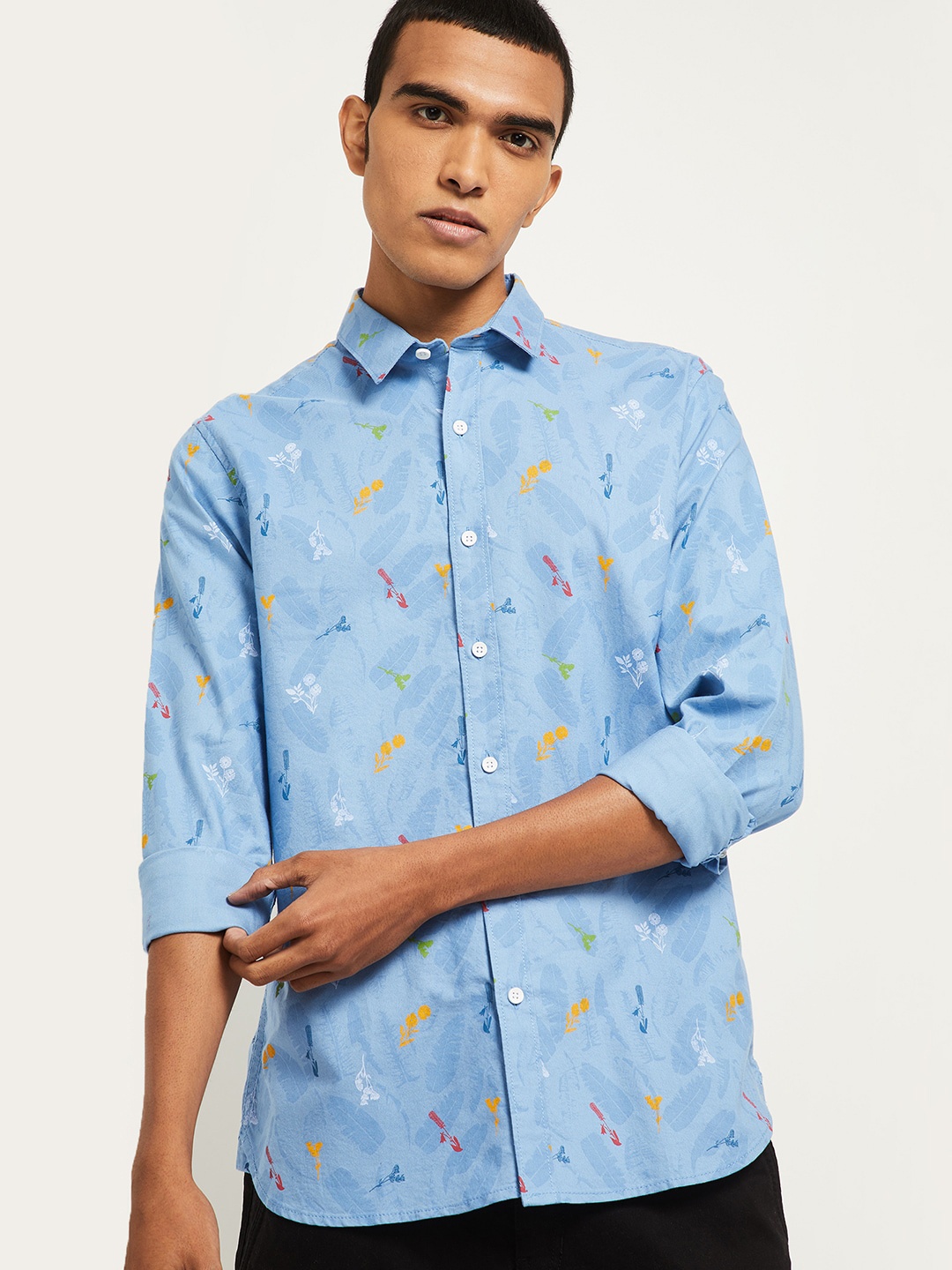 

max Men Blue Floral Opaque Printed Casual Shirt