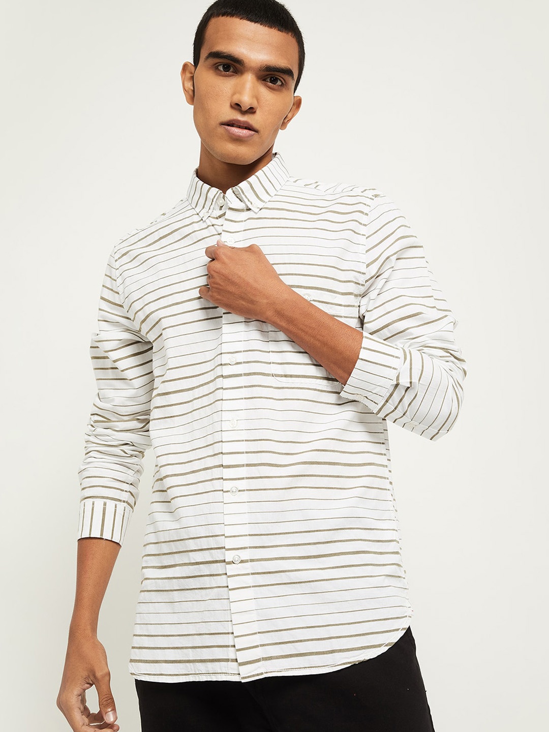 

max Men Green Horizontal Stripes Opaque Striped Casual Shirt