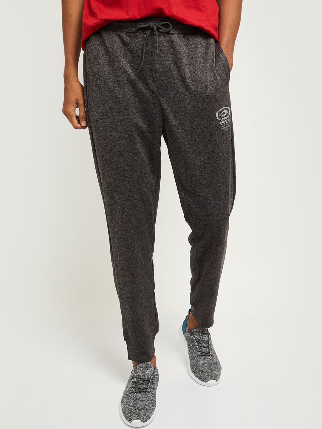 

max Men Charcoal Grey Solid Joggers