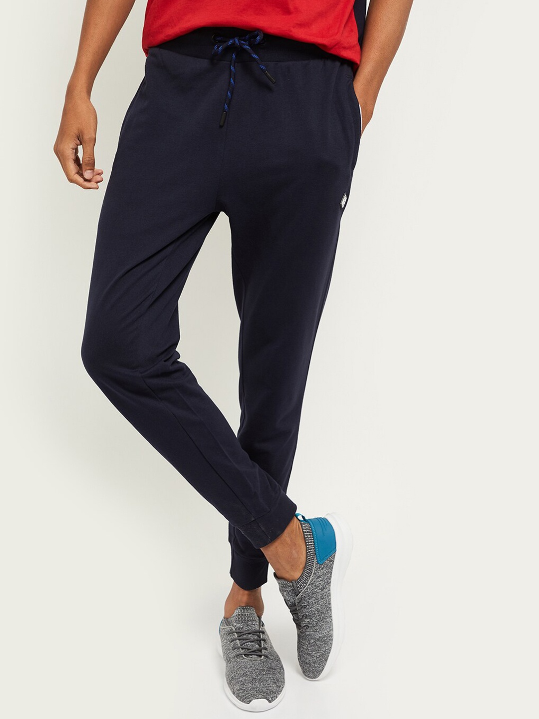 

max Men Blue Solid Joggers